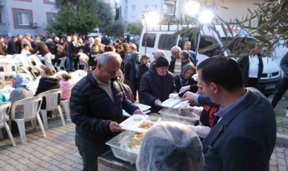 Efeler Belediye Başkan Adayı Pehlivan, iftarını mahalle sakinleri ile birlikte açtı