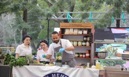 Efeler Gastronomi Festivalinde lezzet şöleni yaşandı