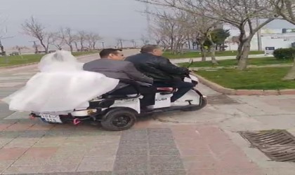 Elektrikli scooter gelin arabasına dönüştü