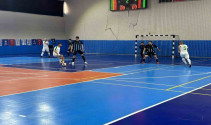 Eskişehirin ev sahipliği yaptığı Futsal Az Görenler 1. Lliginde ilk maçlar oynandı