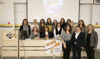 ESTÜ, Amazonlar Dragon Kadın Kürek Takımı Söyleşisine ev sahipliği yaptı