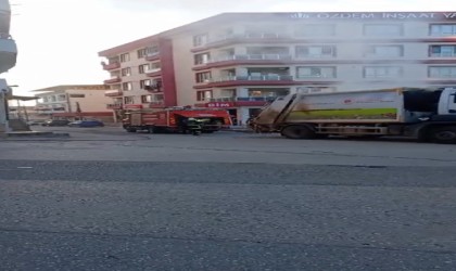 Gaziantepte çöp kamyonunda çıkan yangını itfaiye söndürdü