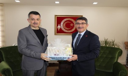 Geçmiş dönem Tarım Bakanı Pakdemirliden Başkan Çelike ziyaret