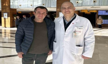 Gürcü hasta robotik cerrahi teknolojisiyle şifa buldu