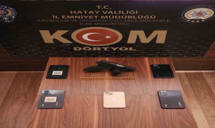 Hatayda gümrük kaçağı cep telefonu ve silah ele geçirildi