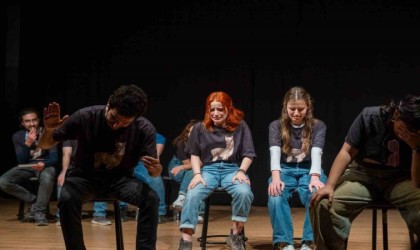 İzmirde tiyatro coşkusu yaşanacak