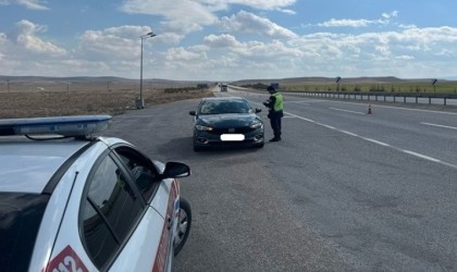 Jandarma ekiplerinin trafik denetiminde 1 milyon 787 bin TL ceza yazıldı