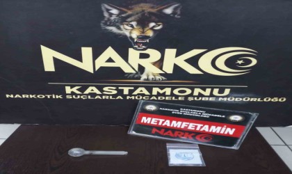 Kastamonuda uyuşturucu ile yakalanan iki şüpheli gözaltına alındı