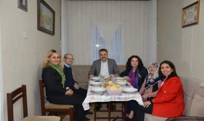 Kaymakam Odabaş, Göçmez Ailesinin iftar sofrasına misafir oldu