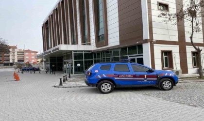 Konyada mibzerin altında kalan çiftçi yaralandı