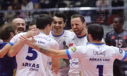 Kupa Voley: Arkas Spor: 3 - Ziraat Bankkart: 2