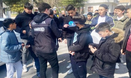 Kütahya Emniyetinden maç izleyen seyircilere eğitim