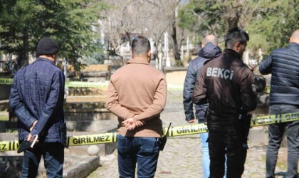 Mezarlıkta 4 aylık cenin bulundu