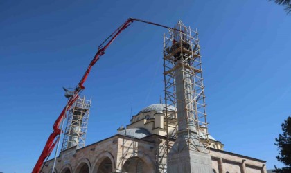 Minareler hızla yükseliyor