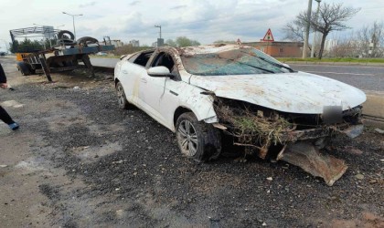 Otomobil şarampole yuvarlandı: 2 yaralı