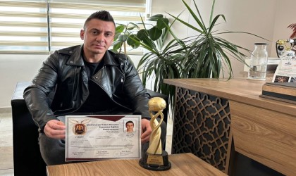 Ozan Ertürke Altın İnci Ödülü