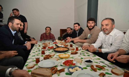 Sahurda menemen Başkan Aktaştan