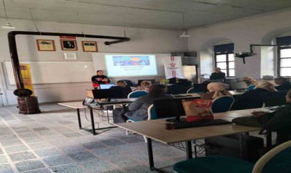 Sökeli kadınlara aile içi iletişim eğitimi verildi