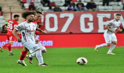 Trendyol Süper Lig: Antalyaspor: 1- Gaziantep FK: 0 (İlk yarı)