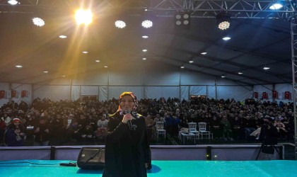 Ünlü yazar Düzcelilerle buluştu