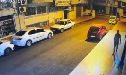 20 aracın lastiklerini kesen şahıs güvenlik kamerasına yansıdı