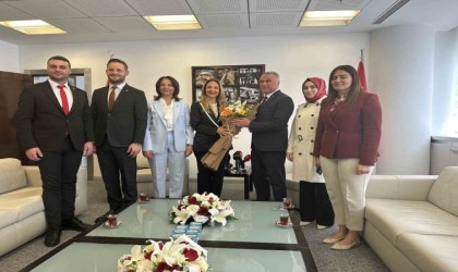 AK Parti heyetinden CHPye bayram ziyareti