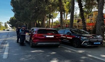 Alanyada jandarmadan sürücülere güvenli sürüş uyarısı