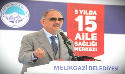 Bakan Özhaseki: Deprem bölgesinde bakanlık olarak binden fazla şantiyemiz var, 300 bin konutun yapımı devam ediyor