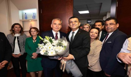 Başkan Çavuşoğlu görevine başladı