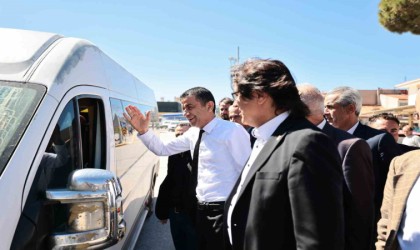 Başkan Çavuşoğlu, Kale ve Tavas ilçe başkanlarıyla görüştü