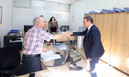 Başkan Yetişkin mesaiye personeli ile bayramlaşarak başladı