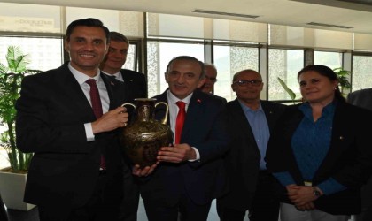 Başkan Zeyrek, Manisa TSO Başkanı Yılmazı ağırladı