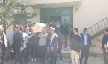 Beşiktaştaki yangında hayatını kaybeden 2 Şırnaklı İdilde defnedildi