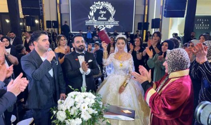 Diyarbakırda iş adamı yüzlerce davetlinin katılımıyla dünyaevine girdi