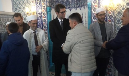 Ercişte bayram namazı için camiler doldu