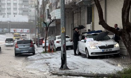 Gaziantepte sağanak ve dolu yağışı etkili oluyor