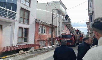 Gedizde ev yangını