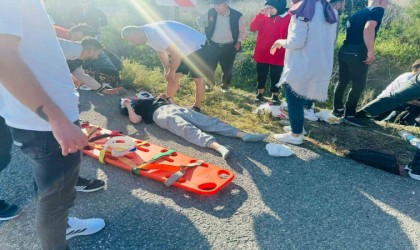 Gözünü güneş alınca yoldan çıkarak kaza yaptı: 4 yaralı