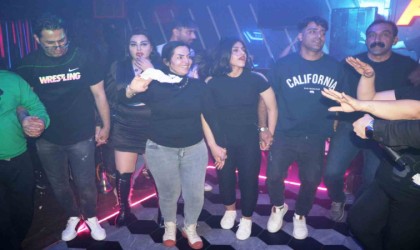 İranlılar Vanda halay çekmeyi öğreniyor