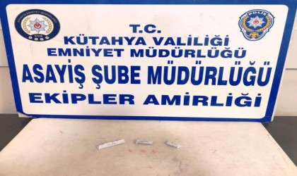 Kütahyada şüpheli şahsın üzerinde uyuşturucu ele geçirildi