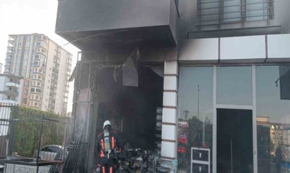 Malatyada iş yeri yangını korkuttu