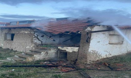 Metruk evdeki yangın kısa sürede söndürüldü