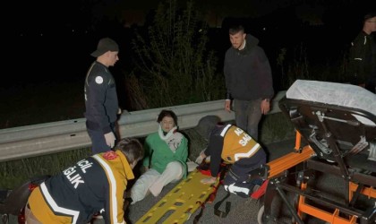 Motosiklet sürücüsü, yaralanan kız arkadaşını bir an olsun yalnız bırakmadı