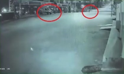 Park halindeki kamyoneti böyle kundakladı