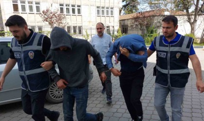 Polis motosiklet hırsızlarını taktıkları kask sayesinde yakaladı