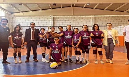 Sarıgölde Yıldız Kızlar Voleybol Turnuvası tamamlandı