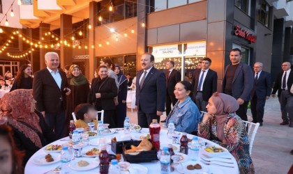 Vali Pehlivan, İl Müftülüğünün iftar programına katıldı