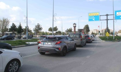 Yeni Konya-Antalya karayolunda bayram dönüşü trafiği yoğunluğu