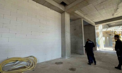 Yüksekten düşen inşaat işçisi yaralandı