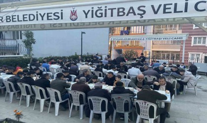 Yüzlerce Manisalı Yiğitbaş Veli Hazretlerinin manevi huzurunda oruç açtı